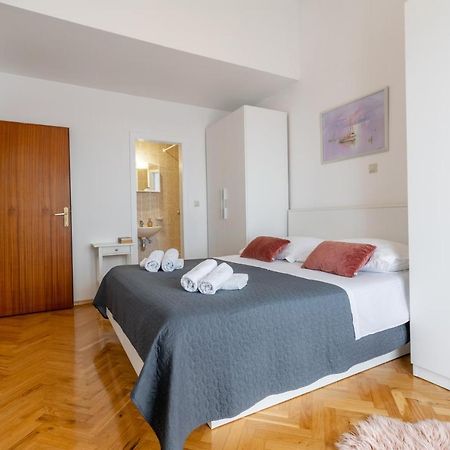 Apartment Iva With Sea View Makarska Exterior photo