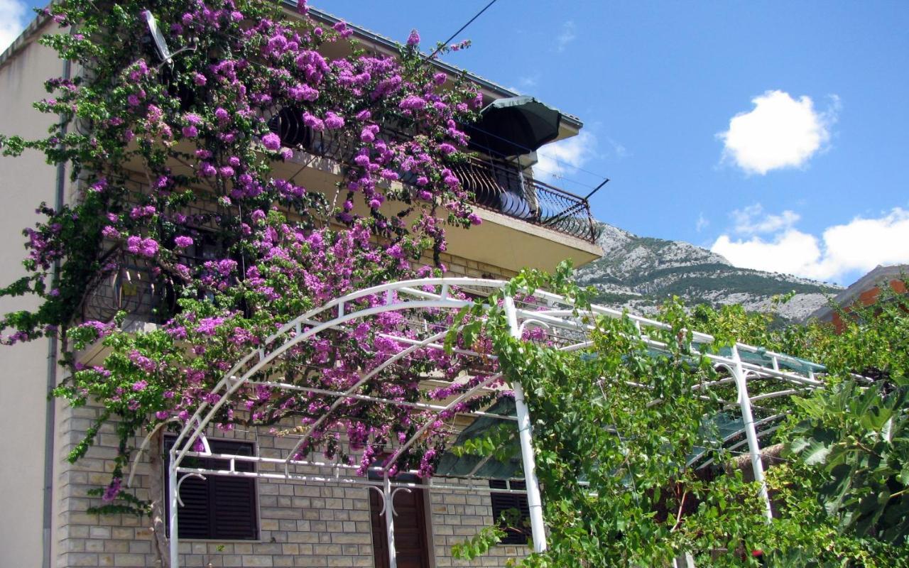 Apartment Iva With Sea View Makarska Exterior photo