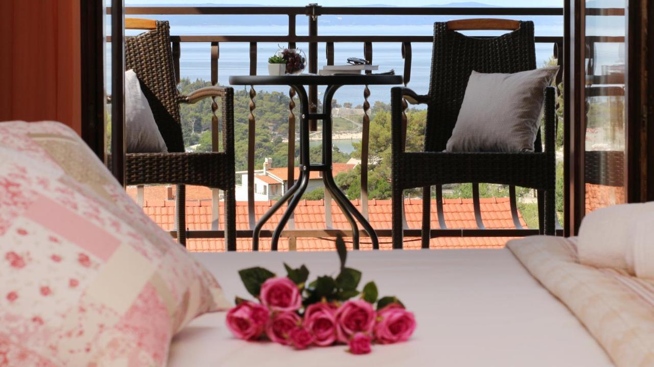Apartment Iva With Sea View Makarska Exterior photo