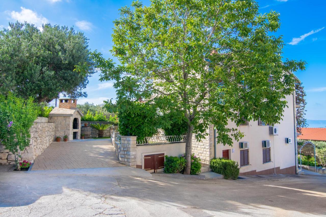 Apartment Iva With Sea View Makarska Exterior photo